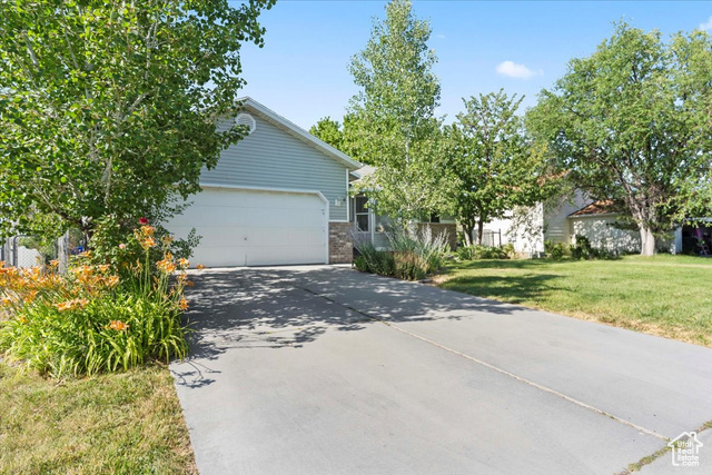 Property Photo: 597 E 700 N UT 84074