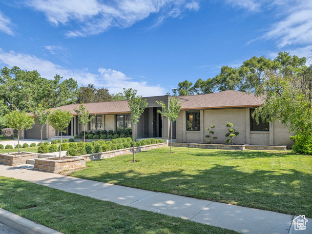 Property Photo: 1499 E River Oaks Dr UT 84093
