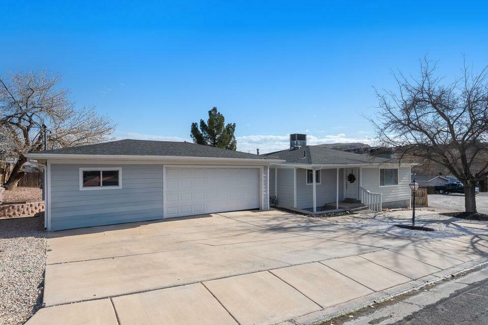 Property Photo: 48 N Village Way UT 84780