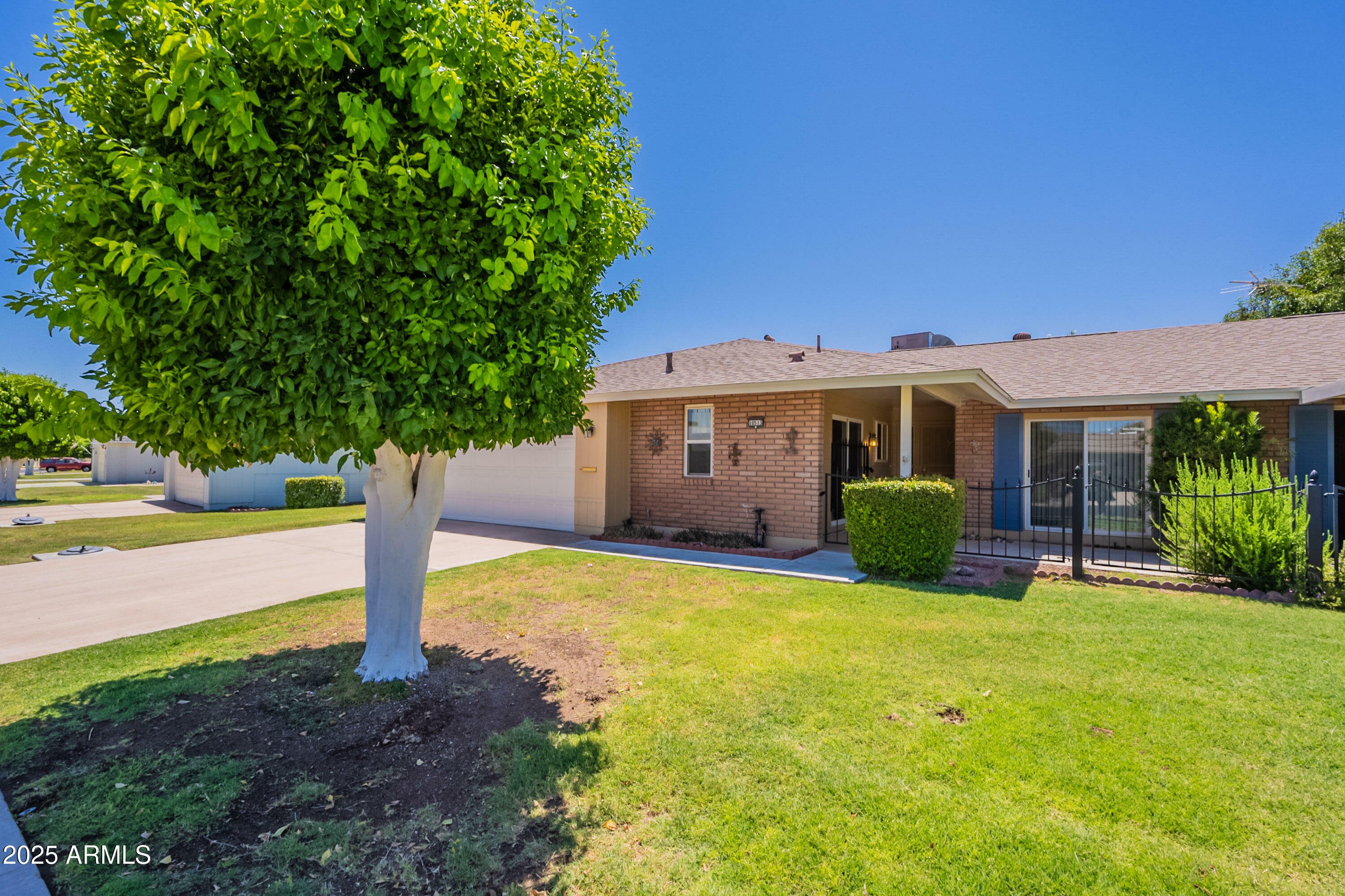 Property Photo: 10513 W Roundelay Circle AZ 85351