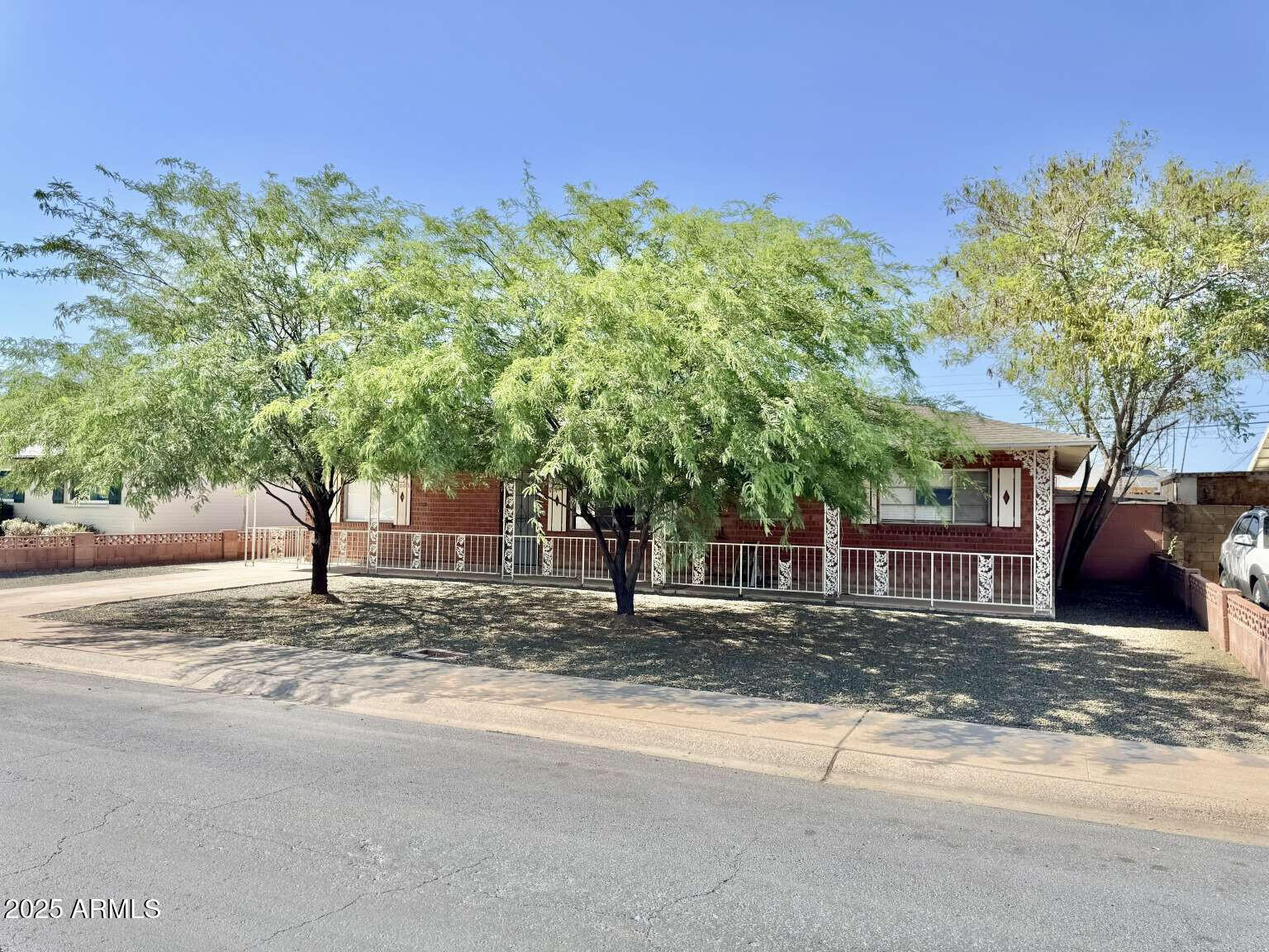 Property Photo:  3006 W Stella Lane  AZ 85017 