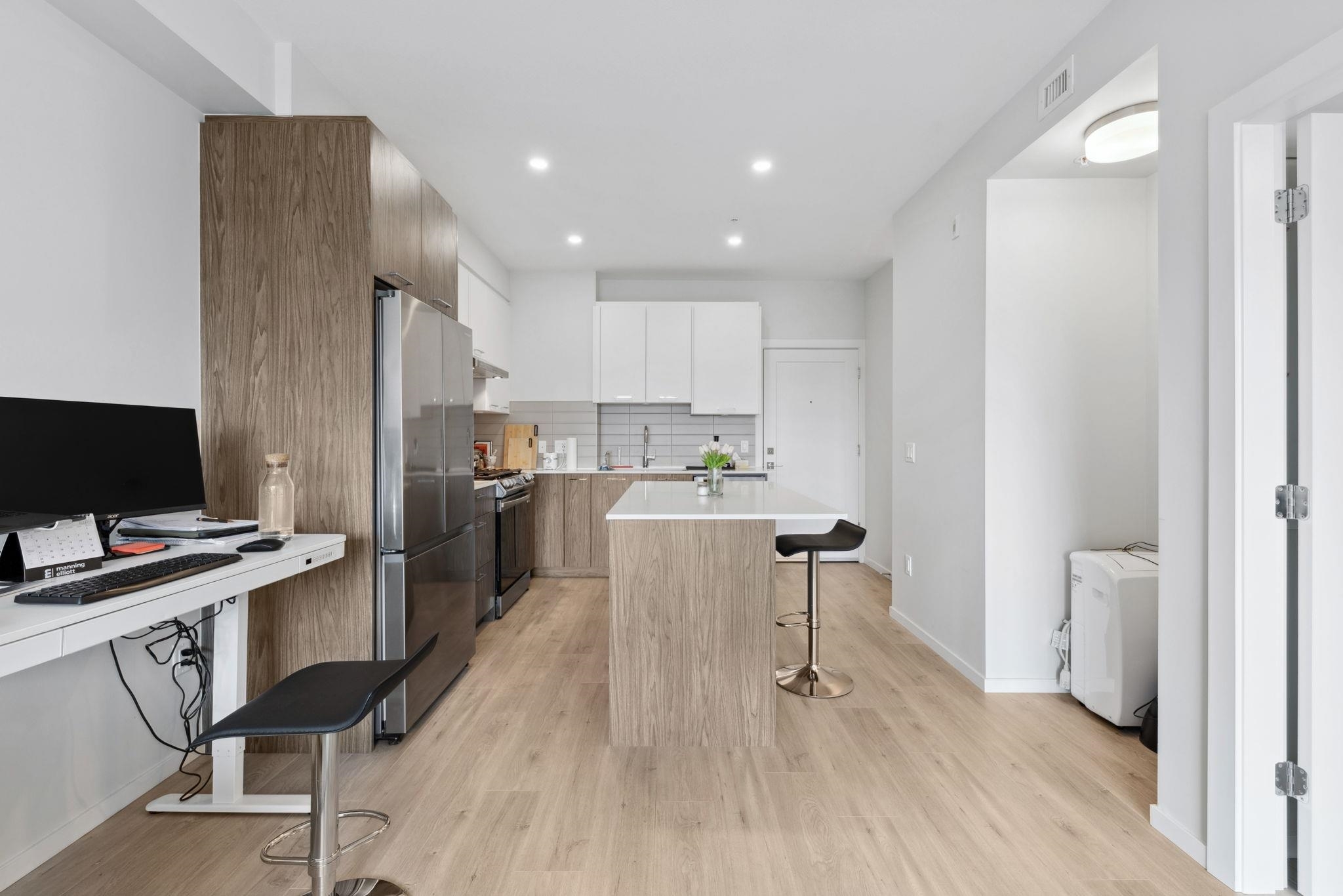 Property Photo: 3315 148 Street 403 BC V4P 0H5