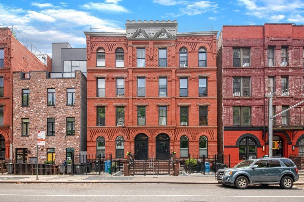 360 Lafayette Avenue  Brooklyn NY 11238 photo