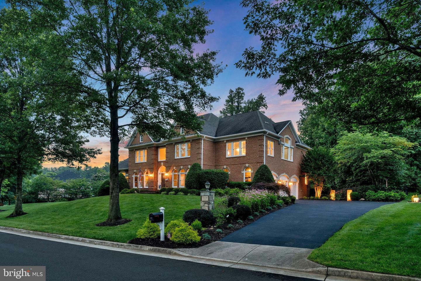 Property Photo:  3013 Rose Creek Court  VA 22124 