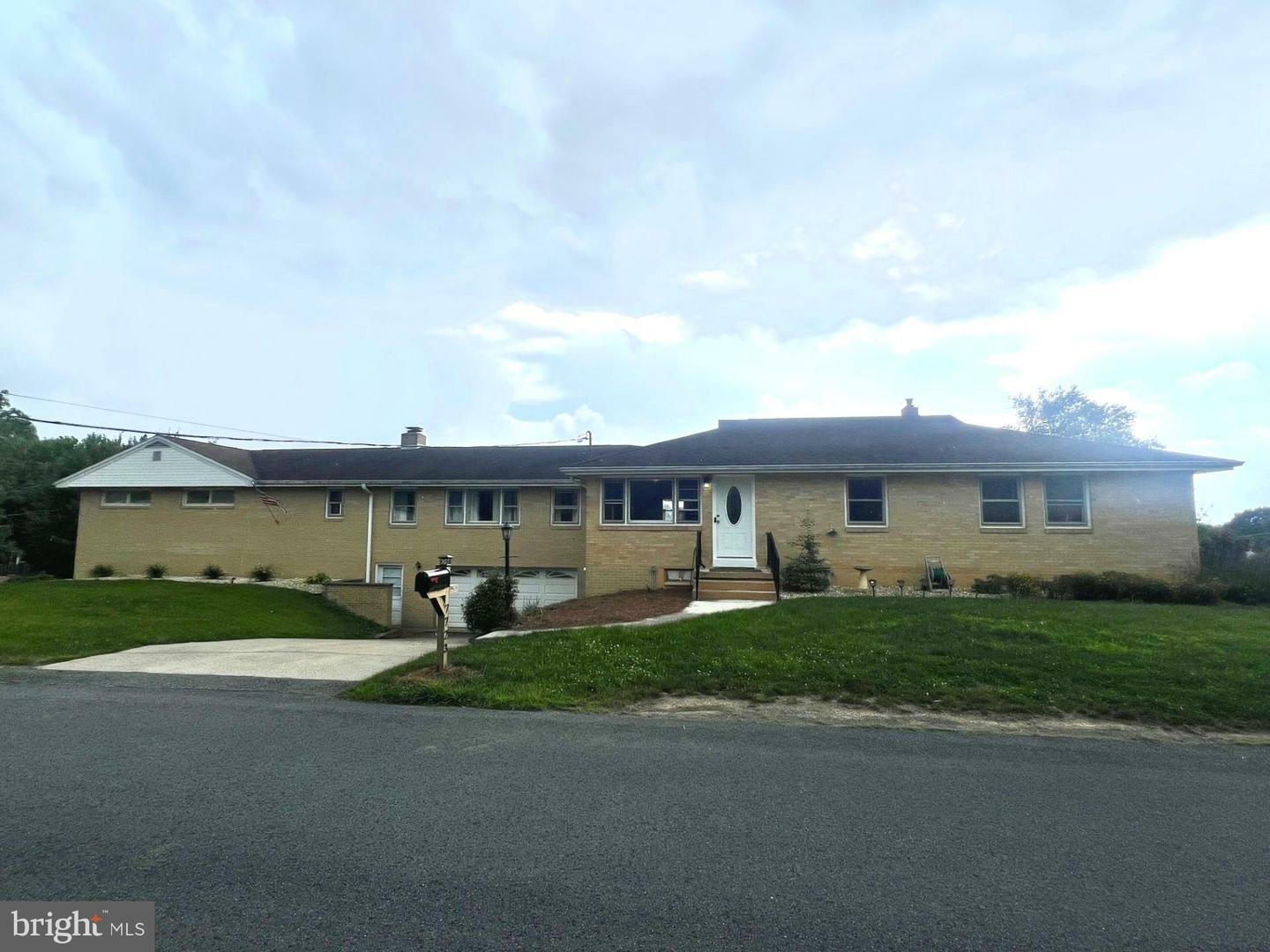 Property Photo: 7723 Valleyview Avenue PA 17112