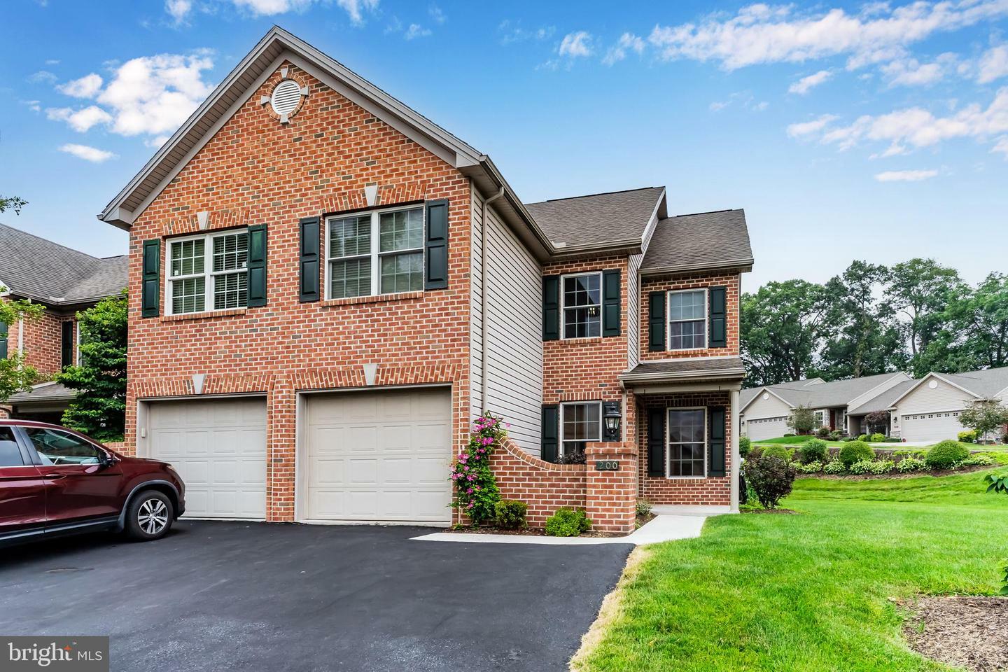 Property Photo: 200 Loring Court PA 17070