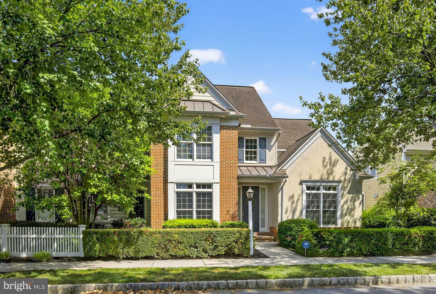 Property Photo: 1453 Grassy Way PA 17601