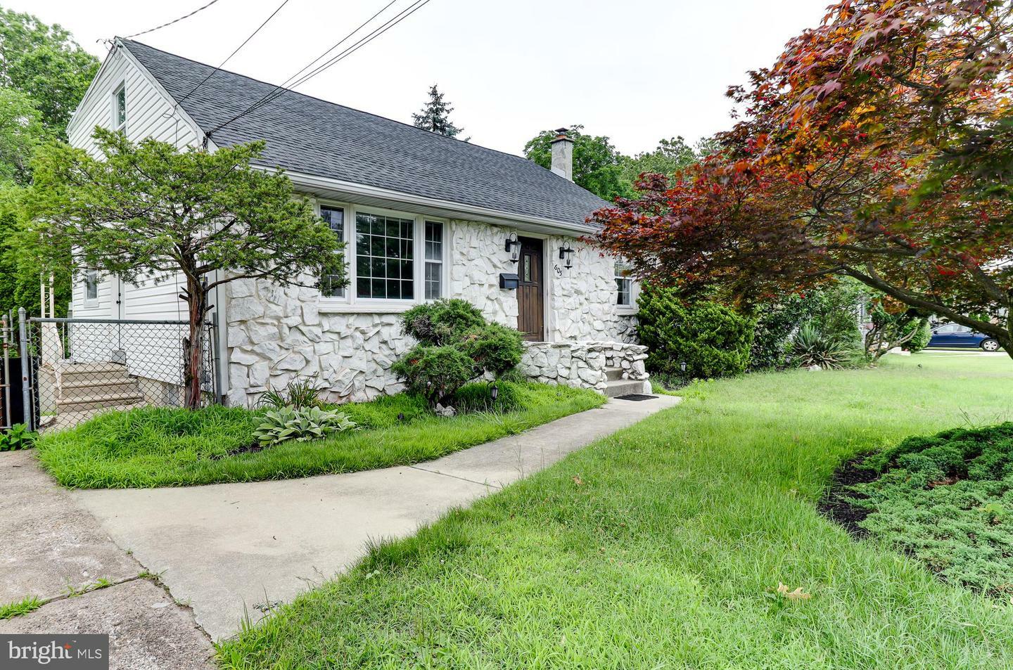 Property Photo:  605 4th Avenue  NJ 08021 