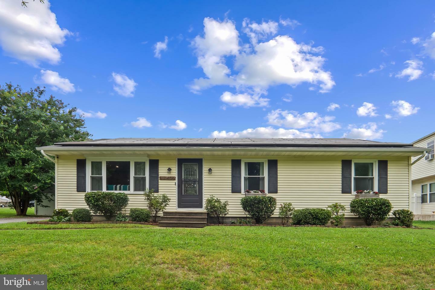 Property Photo: 406 Beech Street MD 20744