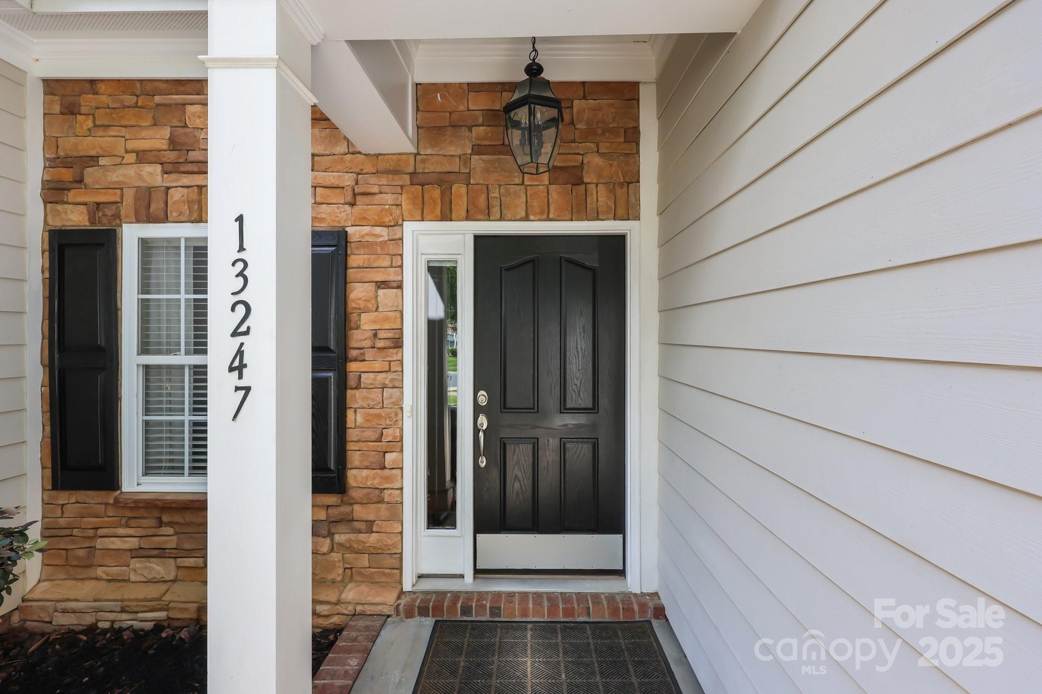 Property Photo: 13247 Eastfield Village Lane NC 28269