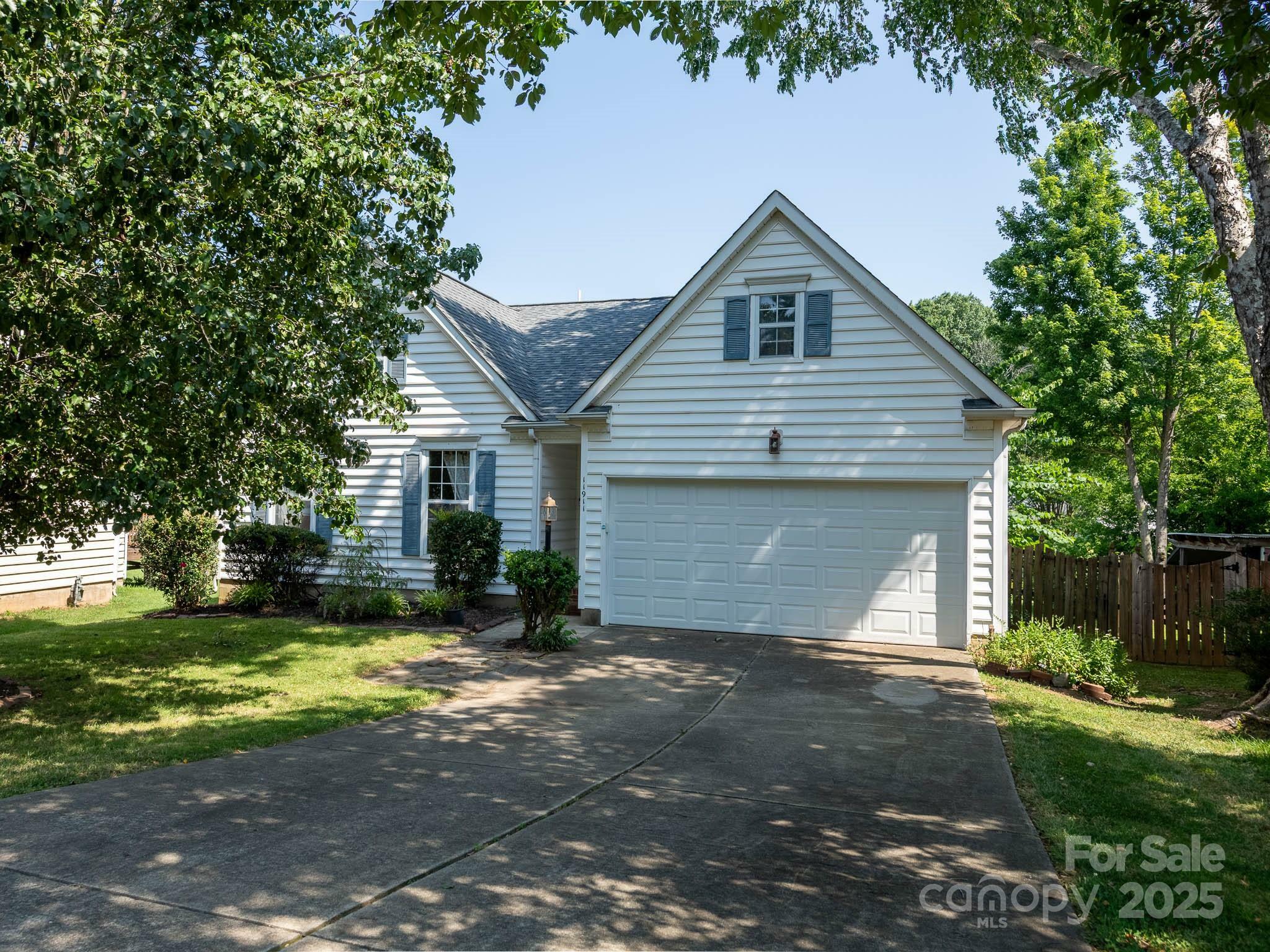 Property Photo: 11911 Brownestone View Drive NC 28269
