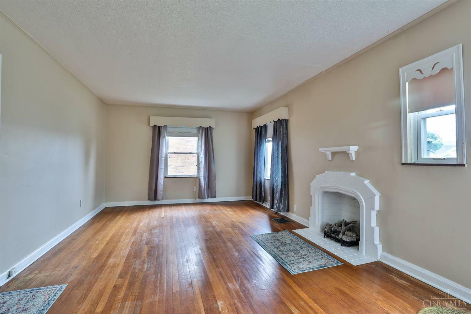 Property Photo: 4115 West Court OH 45211