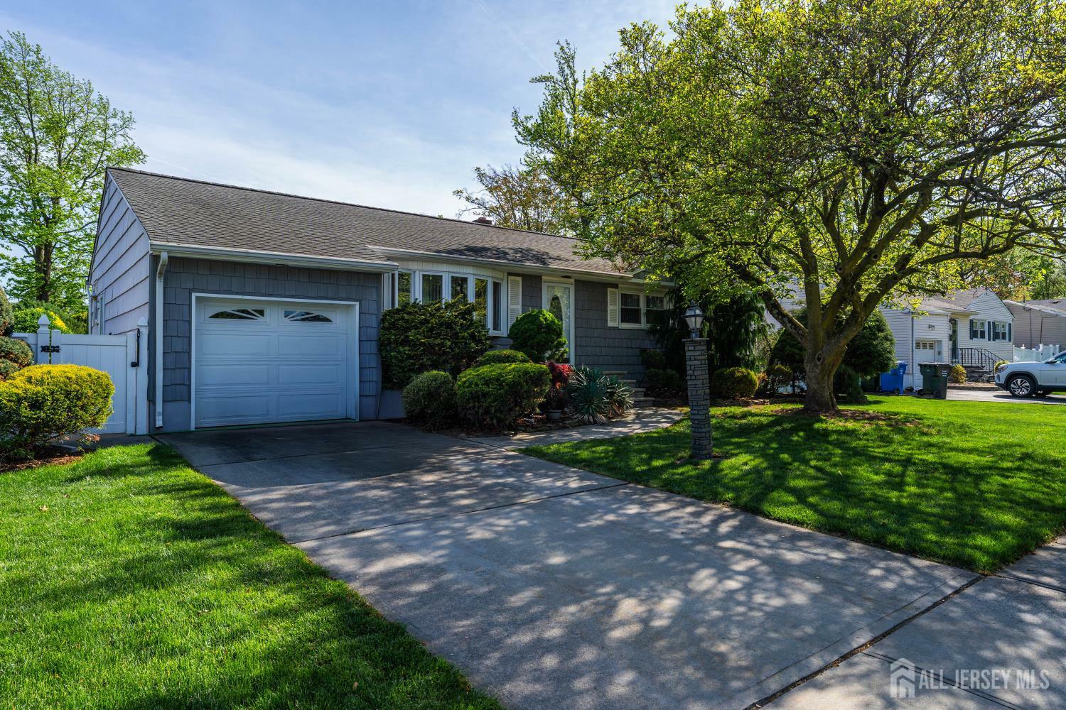Property Photo:  15 E Grant Avenue  NJ 07067 