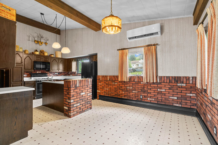 Property Photo: 820 Worth St PA 15851