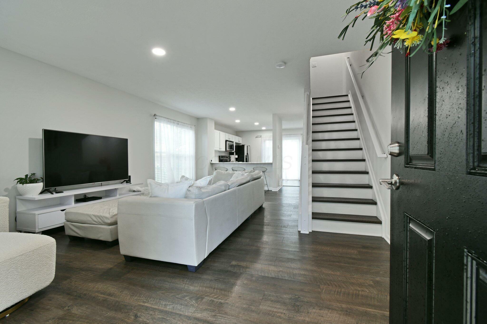Property Photo:  6339 Downwing Lane  OH 43230 