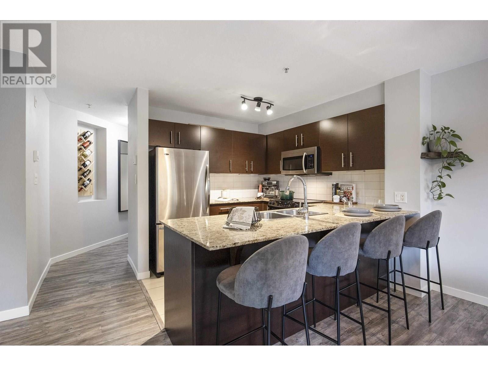 Property Photo: 11667 Haney 102 BC V2X 8W9