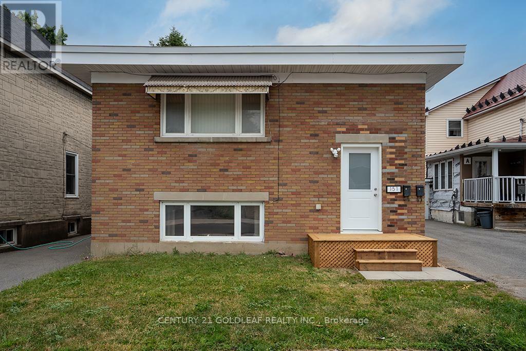 Property Photo: 151 Montfort Street ON K1L 5P5