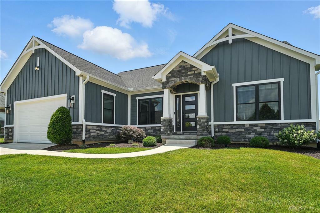 Property Photo: 1471 Runnymeade Way OH 45385