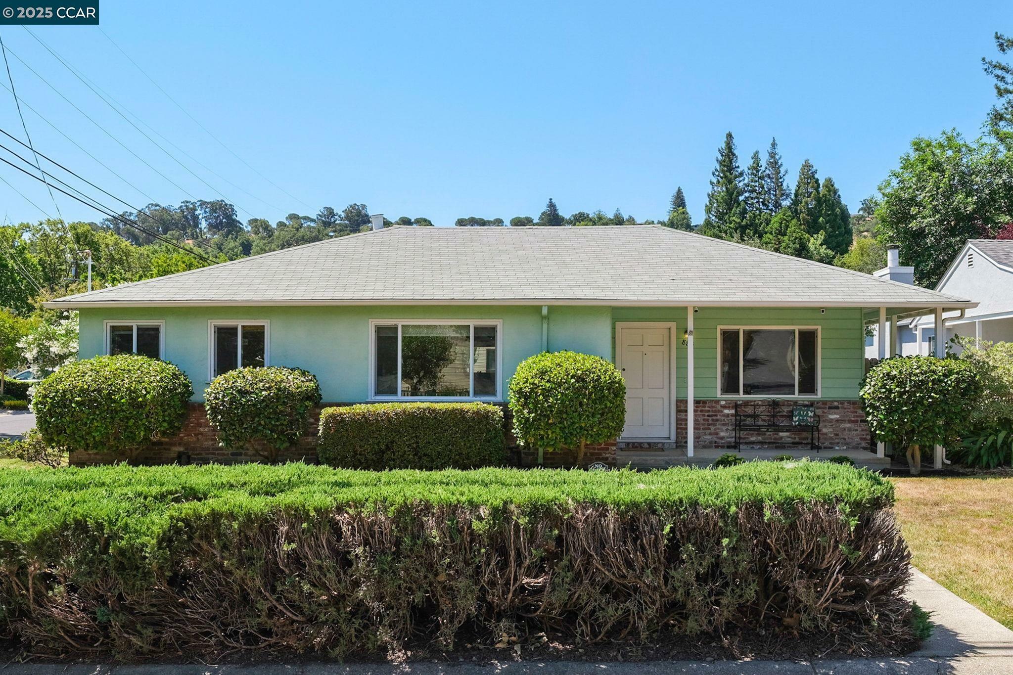 Property Photo: 884 Juanita Dr CA 94595