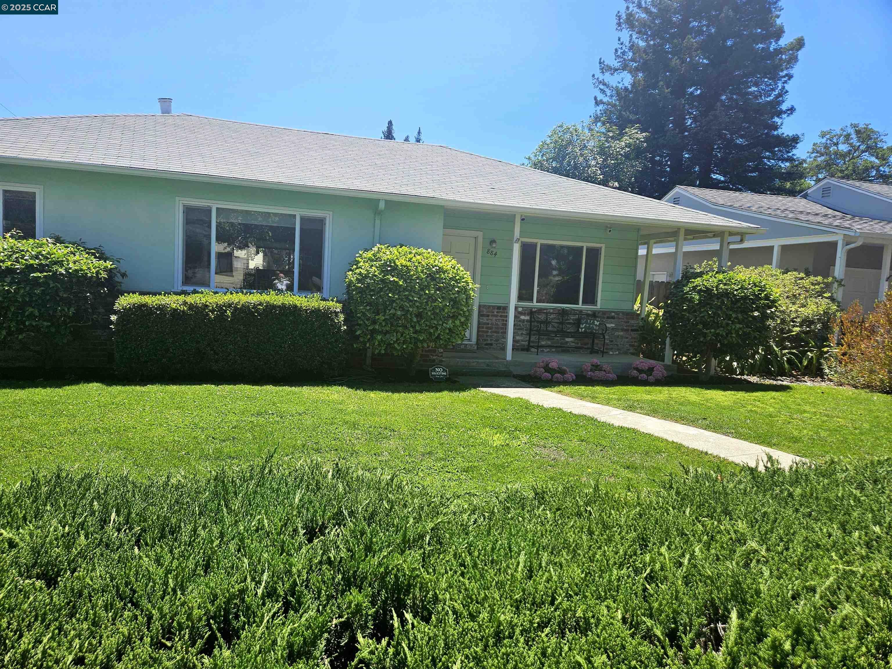 Property Photo:  884 Juanita Dr  CA 94595 
