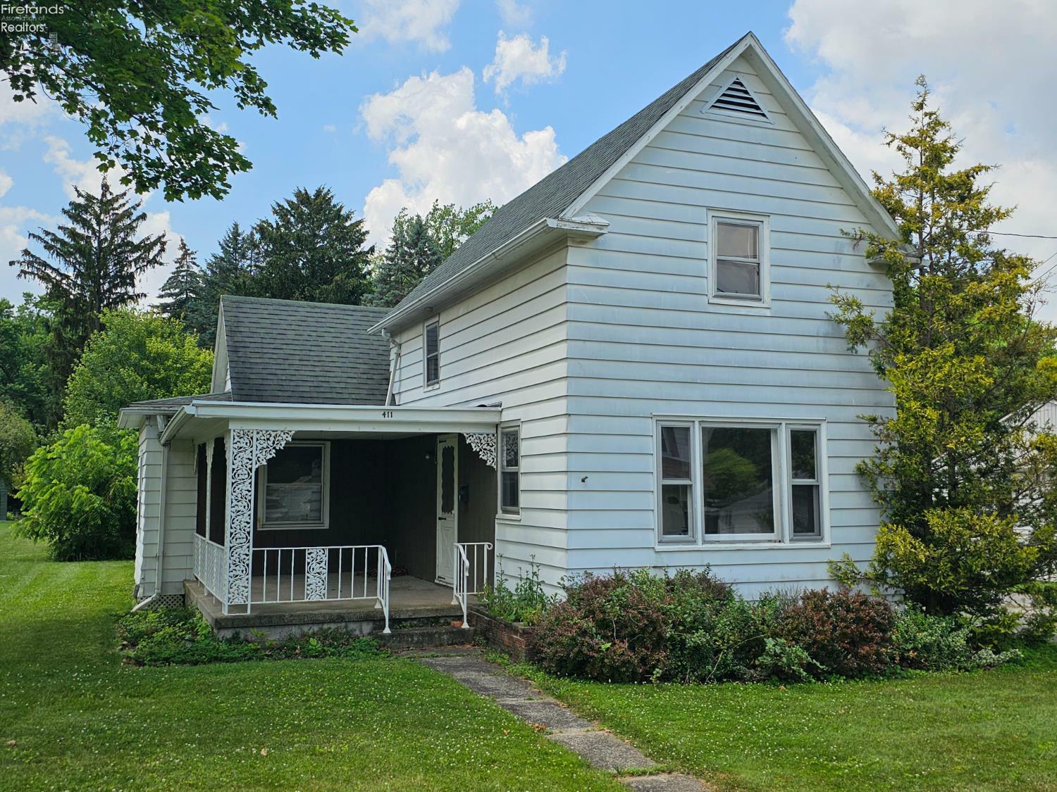 Property Photo: 411 N Mulberry Street OH 43410