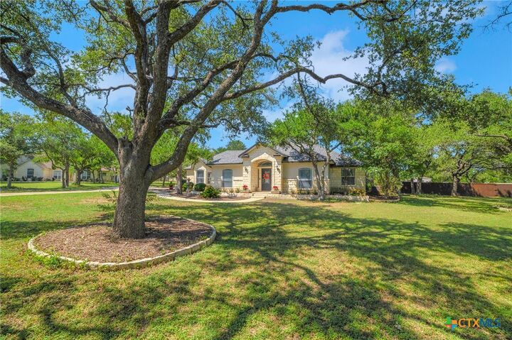 Property Photo: 204 Wood Cove TX 78633