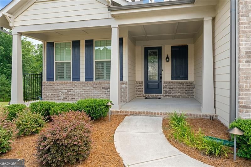 Property Photo: 272 Silver Court GA 30548