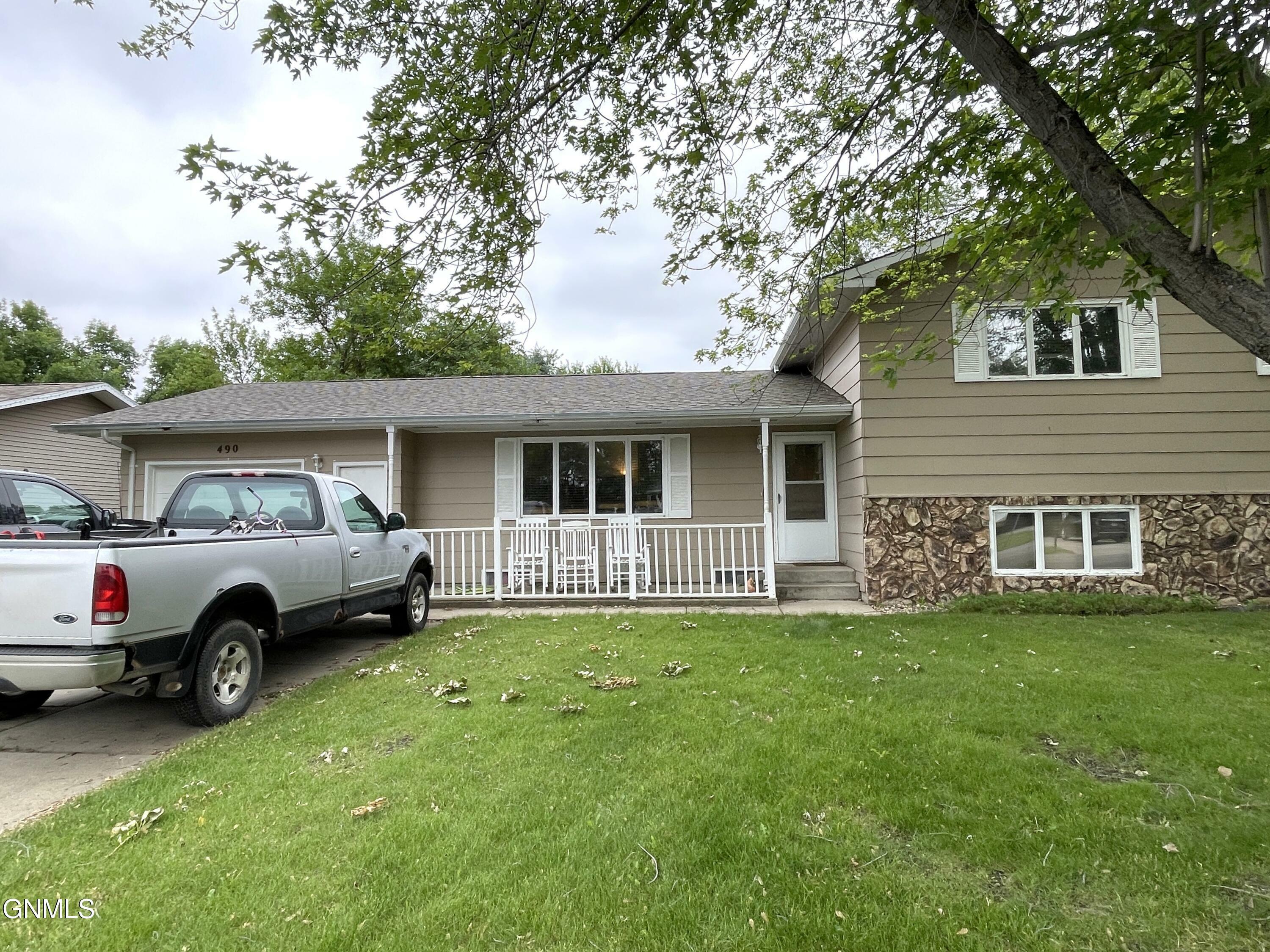 Property Photo: 490 Joal Drive ND 58421