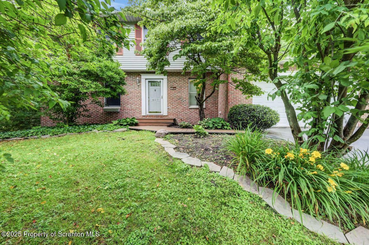 Property Photo:  607 Pamela Drive  PA 18411 