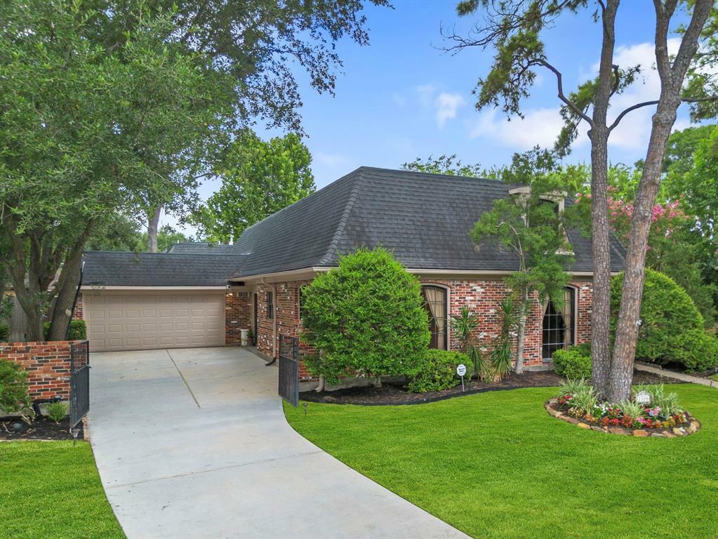 Property Photo: 1306 Devon Glen Drive TX 77077
