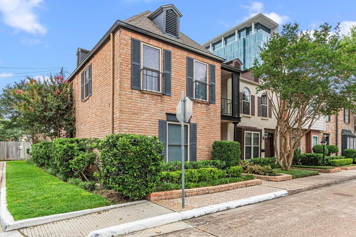 Property Photo: 3749 Wakeforest Street TX 77098