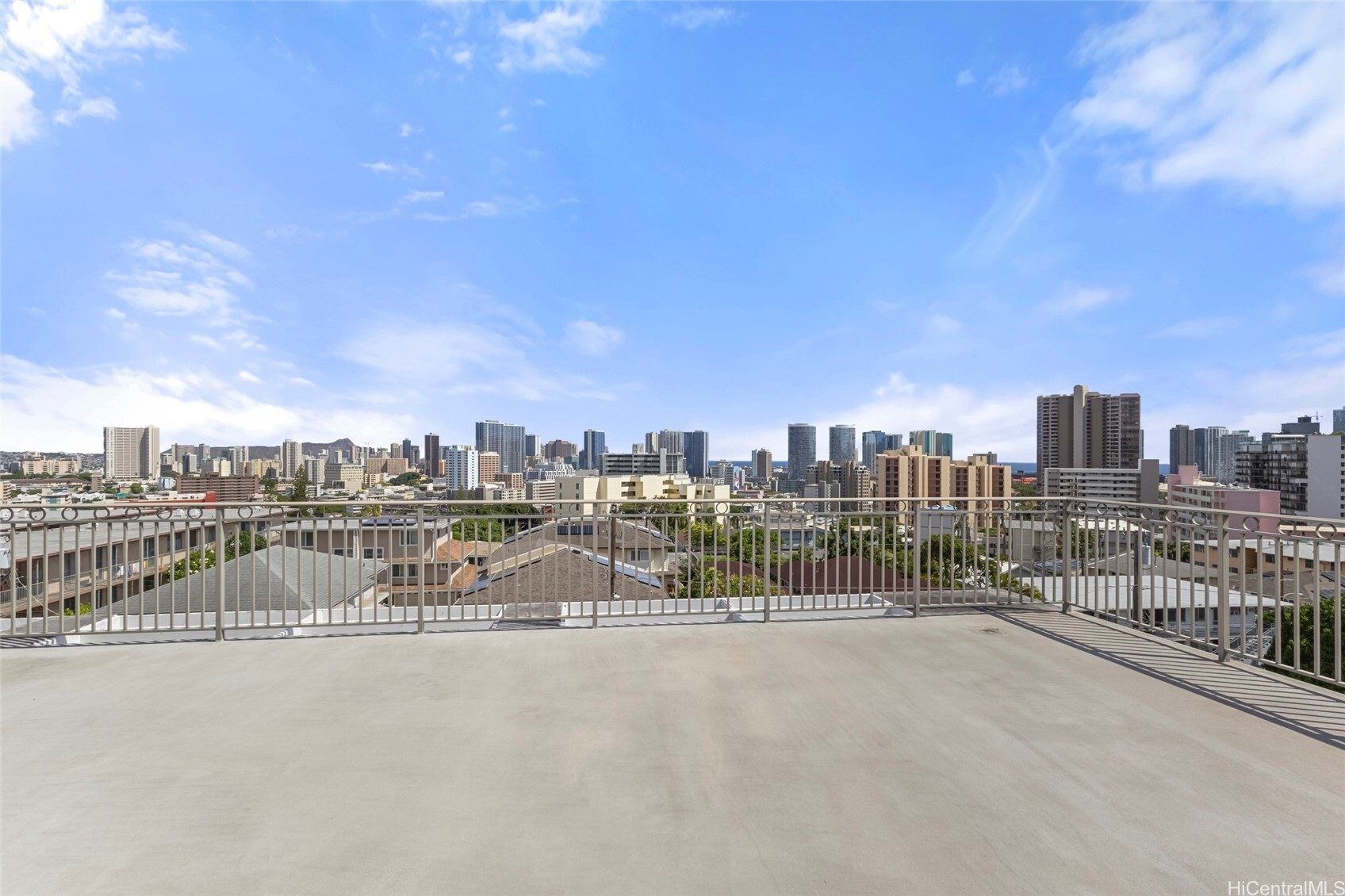 Property Photo: 1020 Spencer Street 6 HI 96822