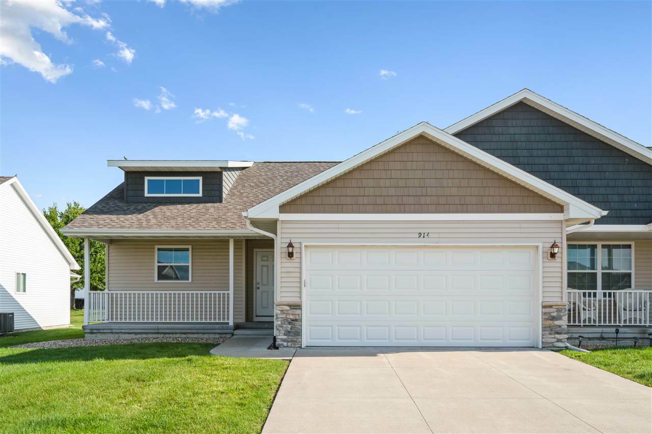 914 Deer Run Dr NE  Cedar Rapids IA 52402 photo