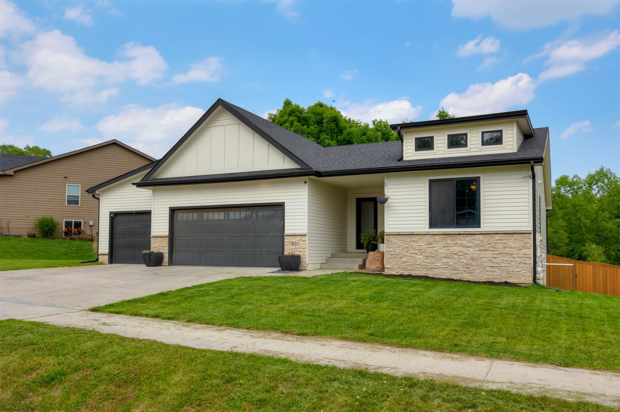 825 Sunburst Drive  Pleasant Hill IA 50327 photo