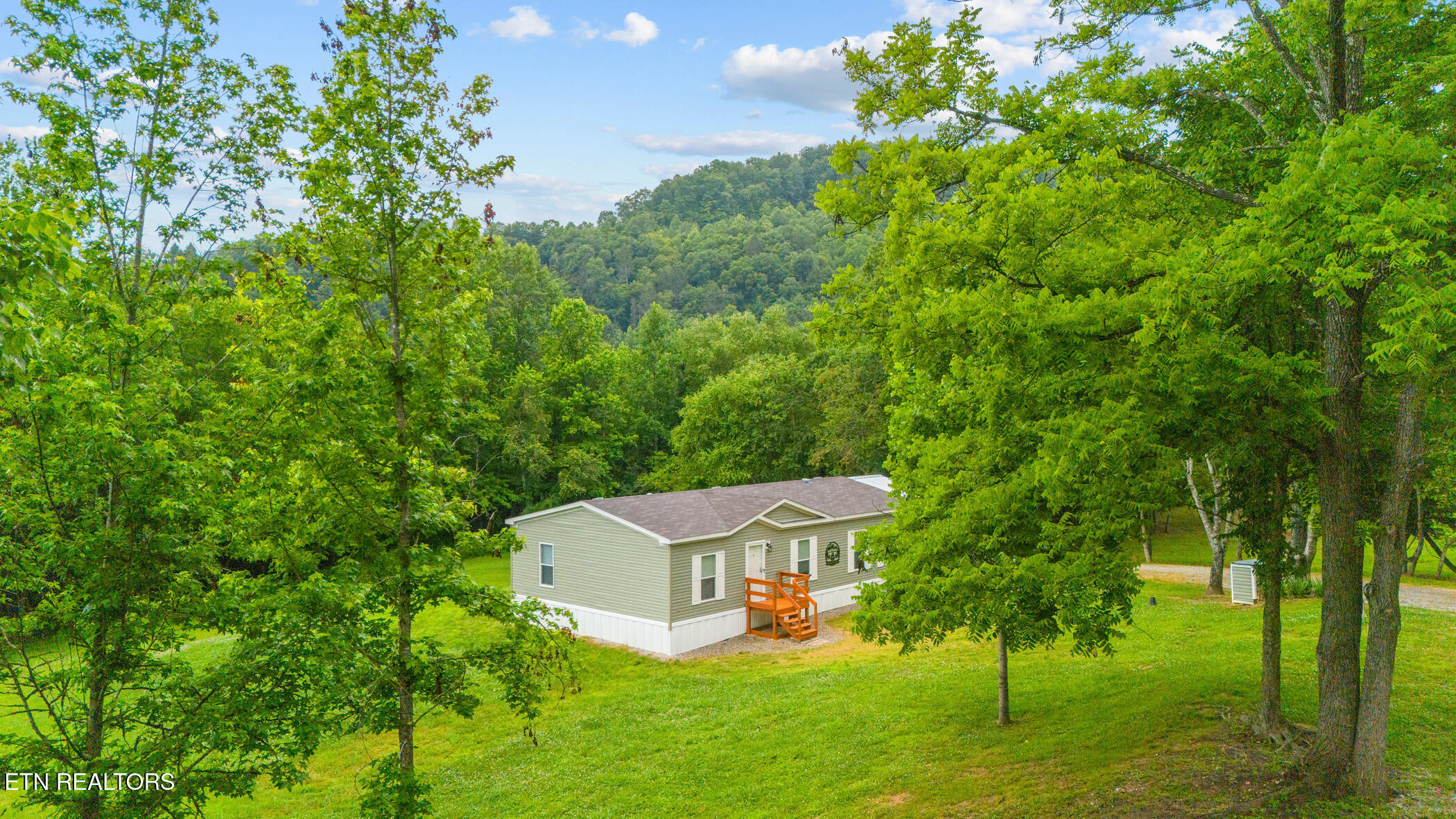 3329 Stinking Creek Rd  Pioneer TN 37847 photo