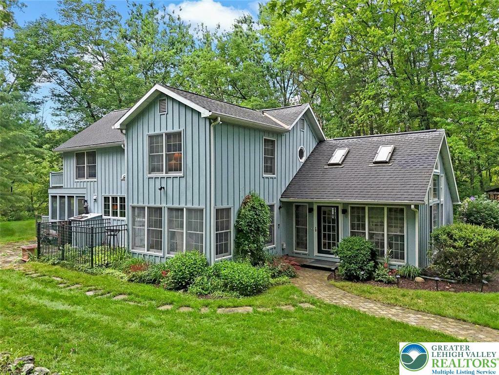 Property Photo: 112 Shire Lane PA 18301