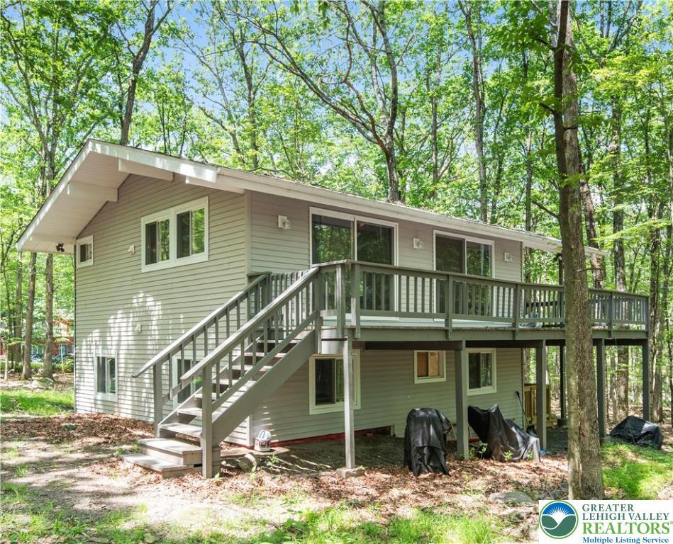 Property Photo:  205 Mountain View Drive  PA 18428 