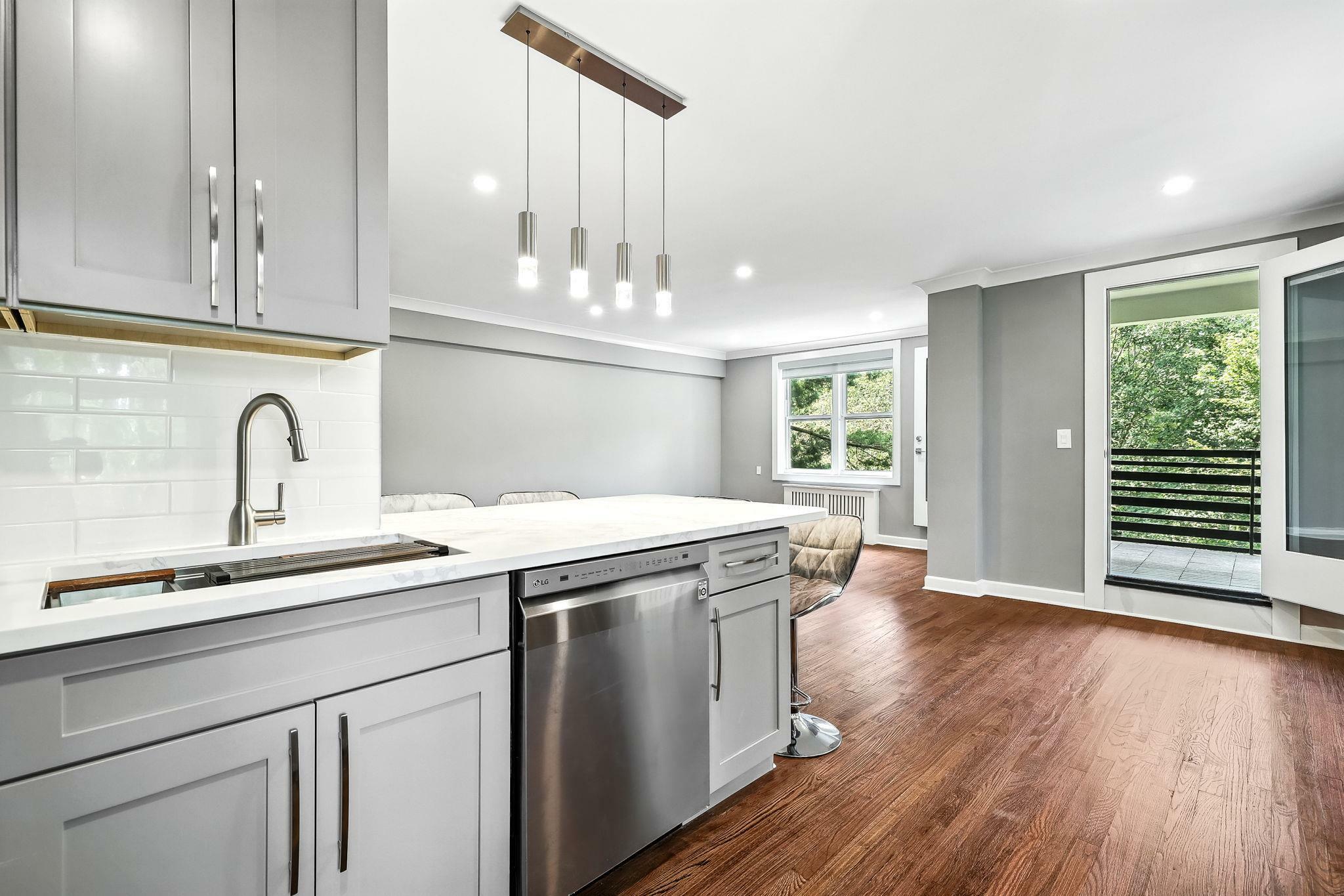 Property Photo: 1133 Midland Avenue 4E NY 10708