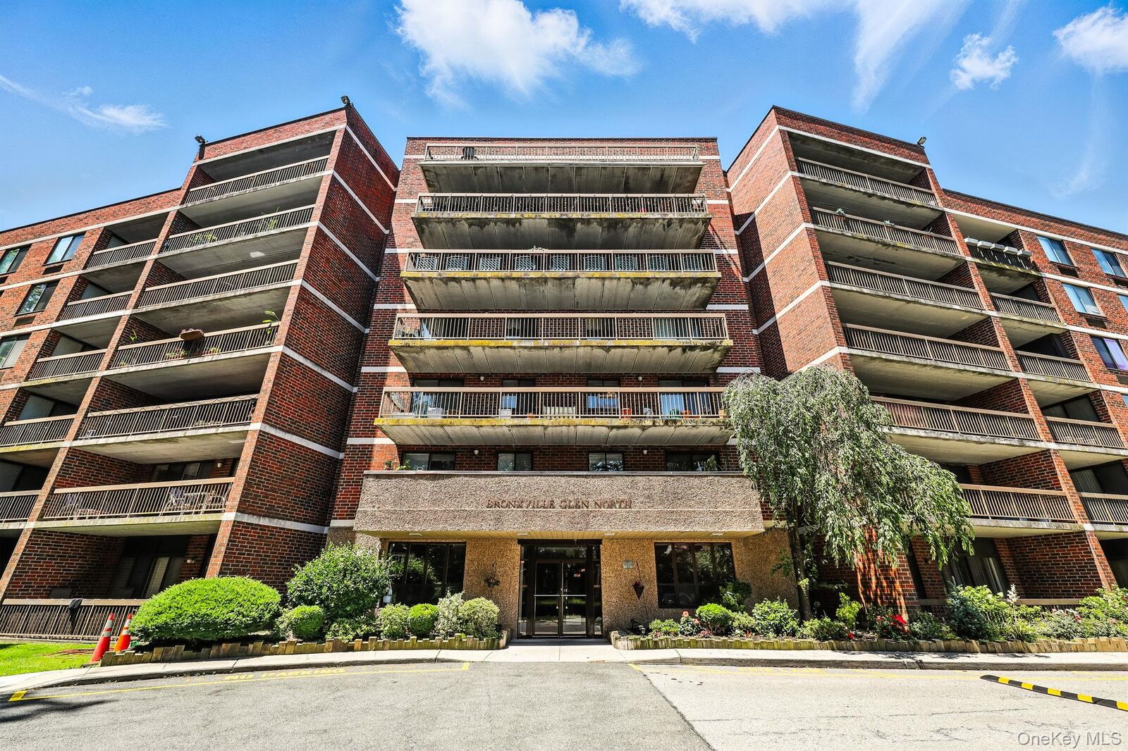 Property Photo: 1374 Midland Avenue Ph9 NY 10708