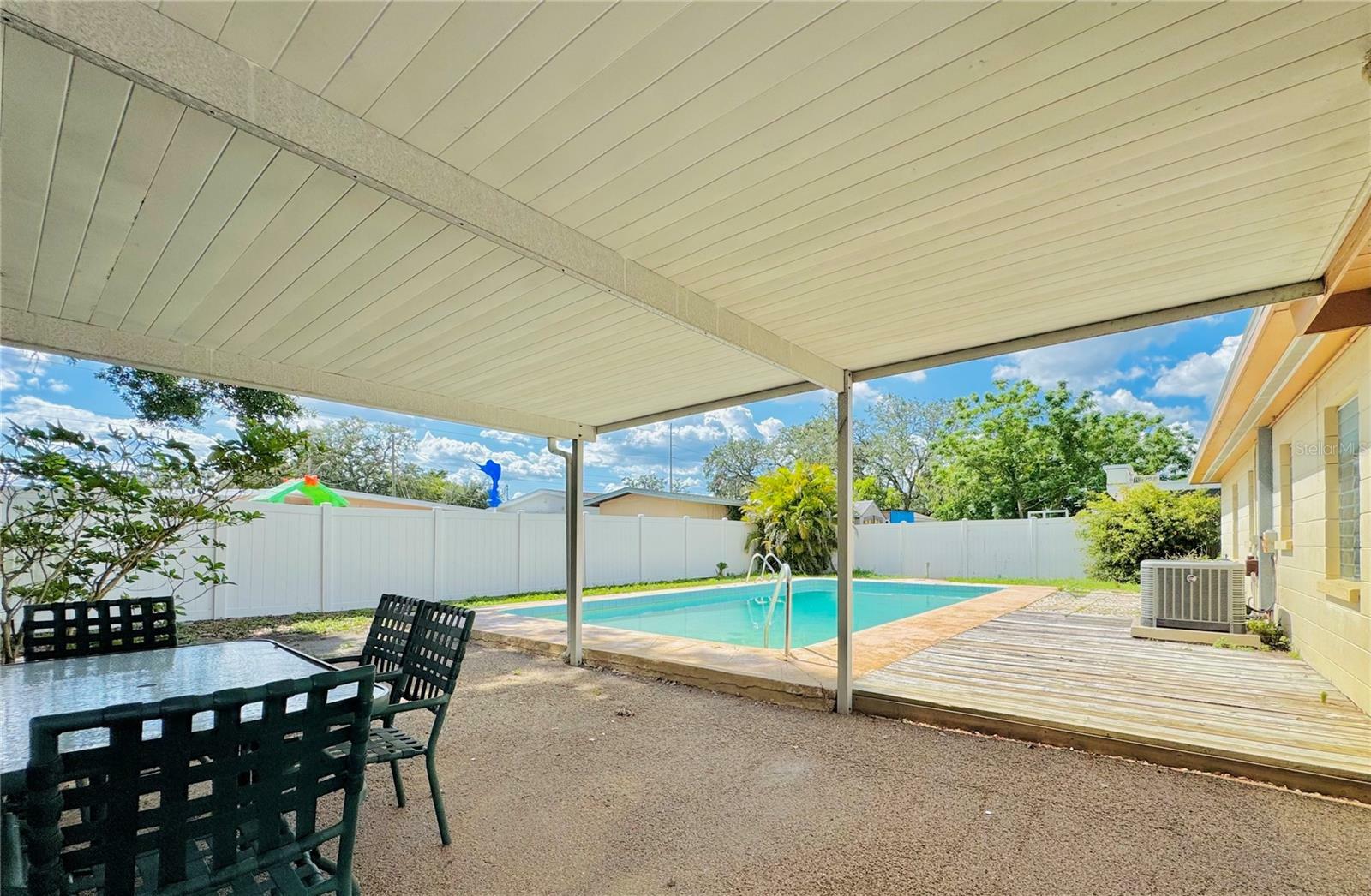 Property Photo:  4906 N Arrawana Avenue  FL 33614 