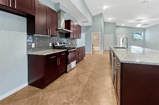 Property Photo: 2950 N North Oriente Avenue Avenue N N/A FL 34235