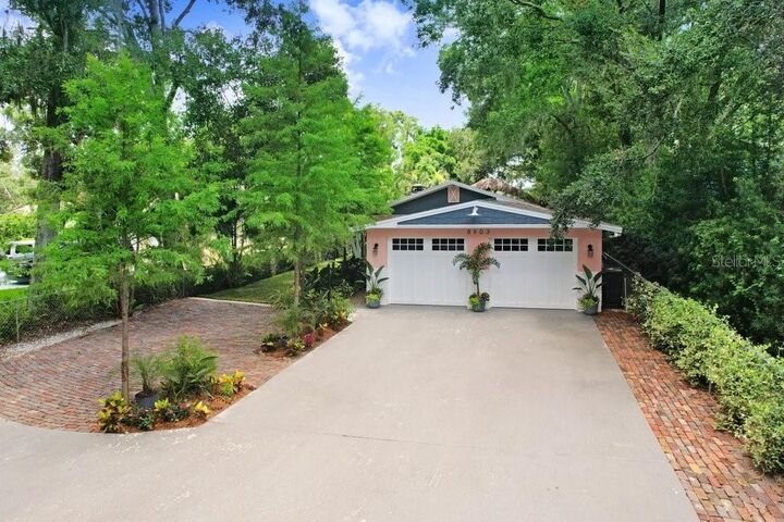 Property Photo:  8903 Donna Lu Drive  FL 33556 