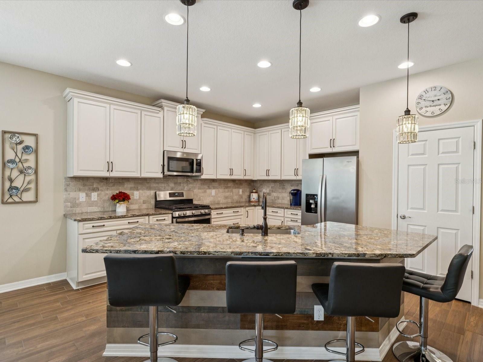 Property Photo:  3897 Villamore Lane  FL 33556 
