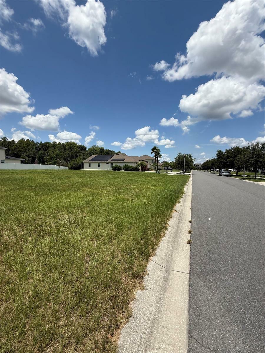 Property Photo: 3075 Burberry Place FL 34772