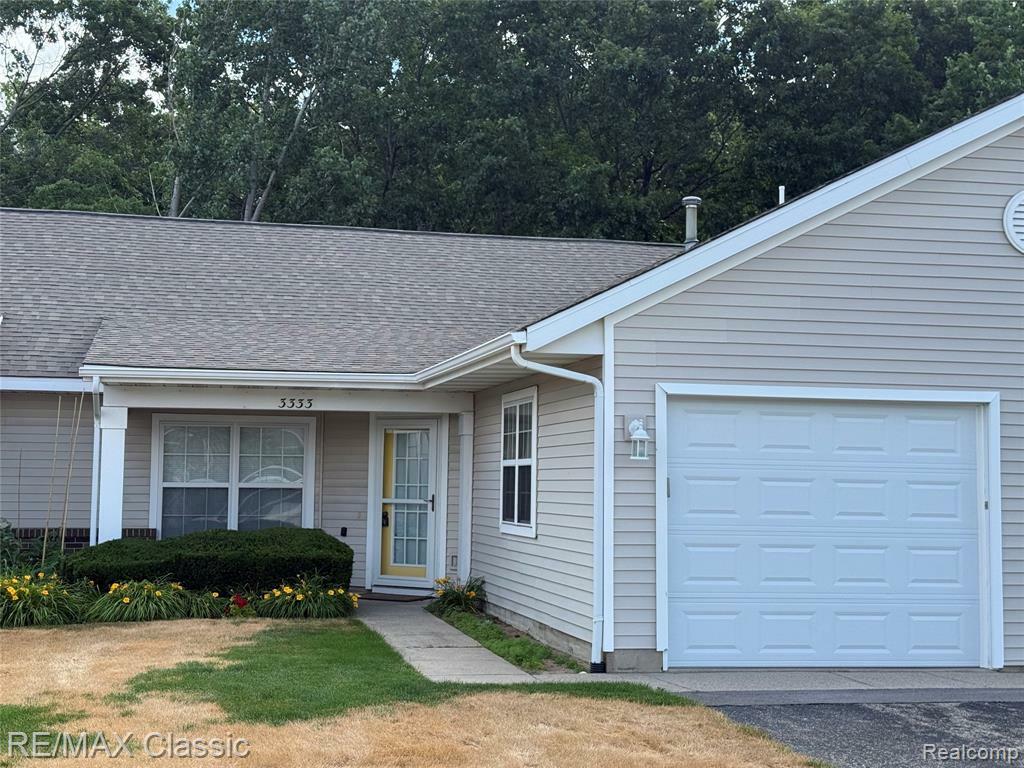 3333 Clear Vista Court 23  Grand Rapids MI 49525 9481 photo
