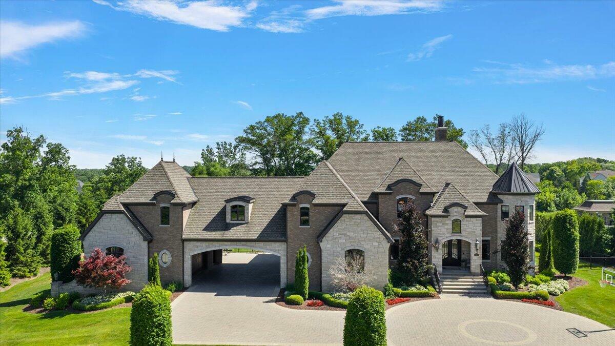 Property Photo: 1988 Christenbury Court MI 48306-0102