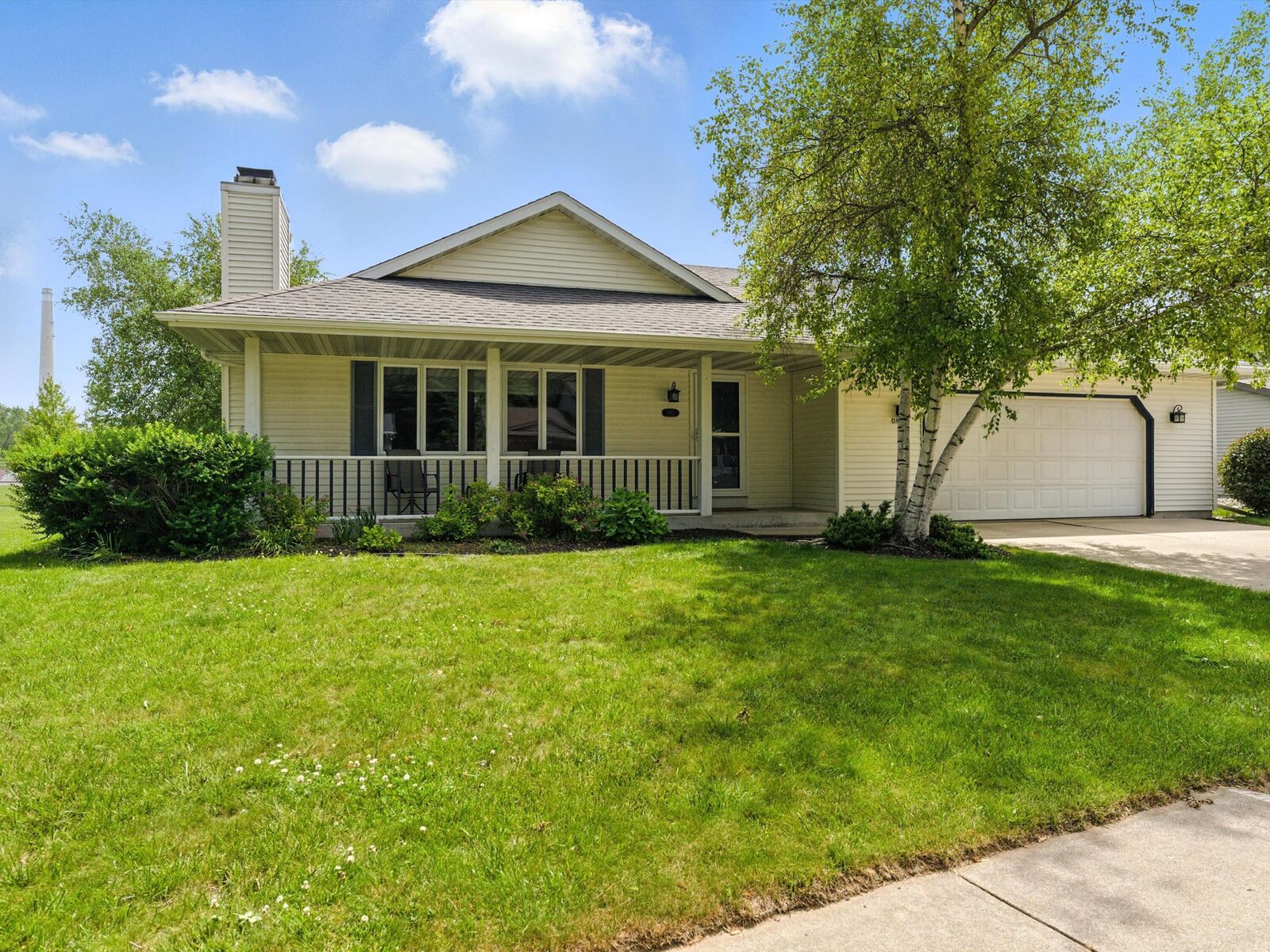 Property Photo: 3813 S 10th St WI 53081