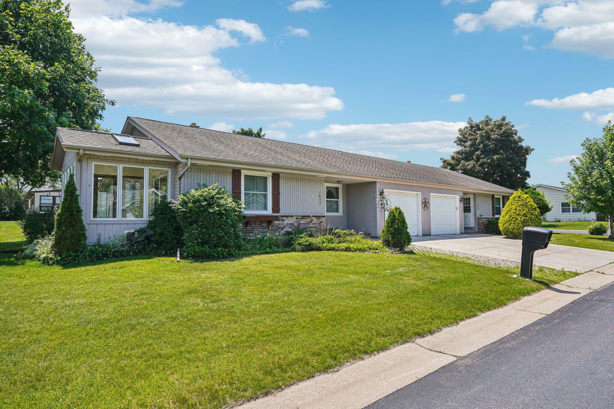 Property Photo: 1833 Hilltop Dr WI 53095