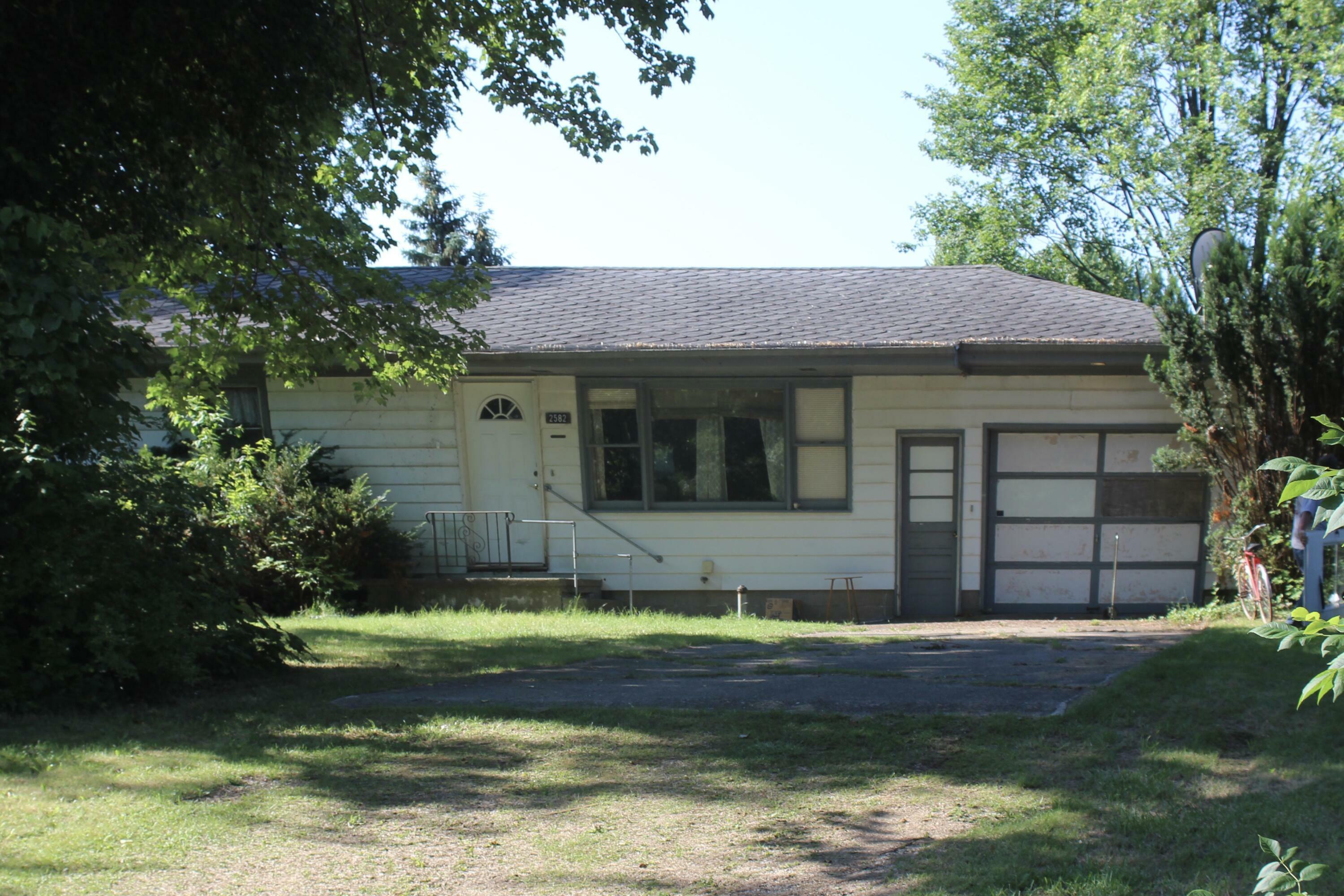Property Photo:  2582 Vista Lake Drive  MI 49022 