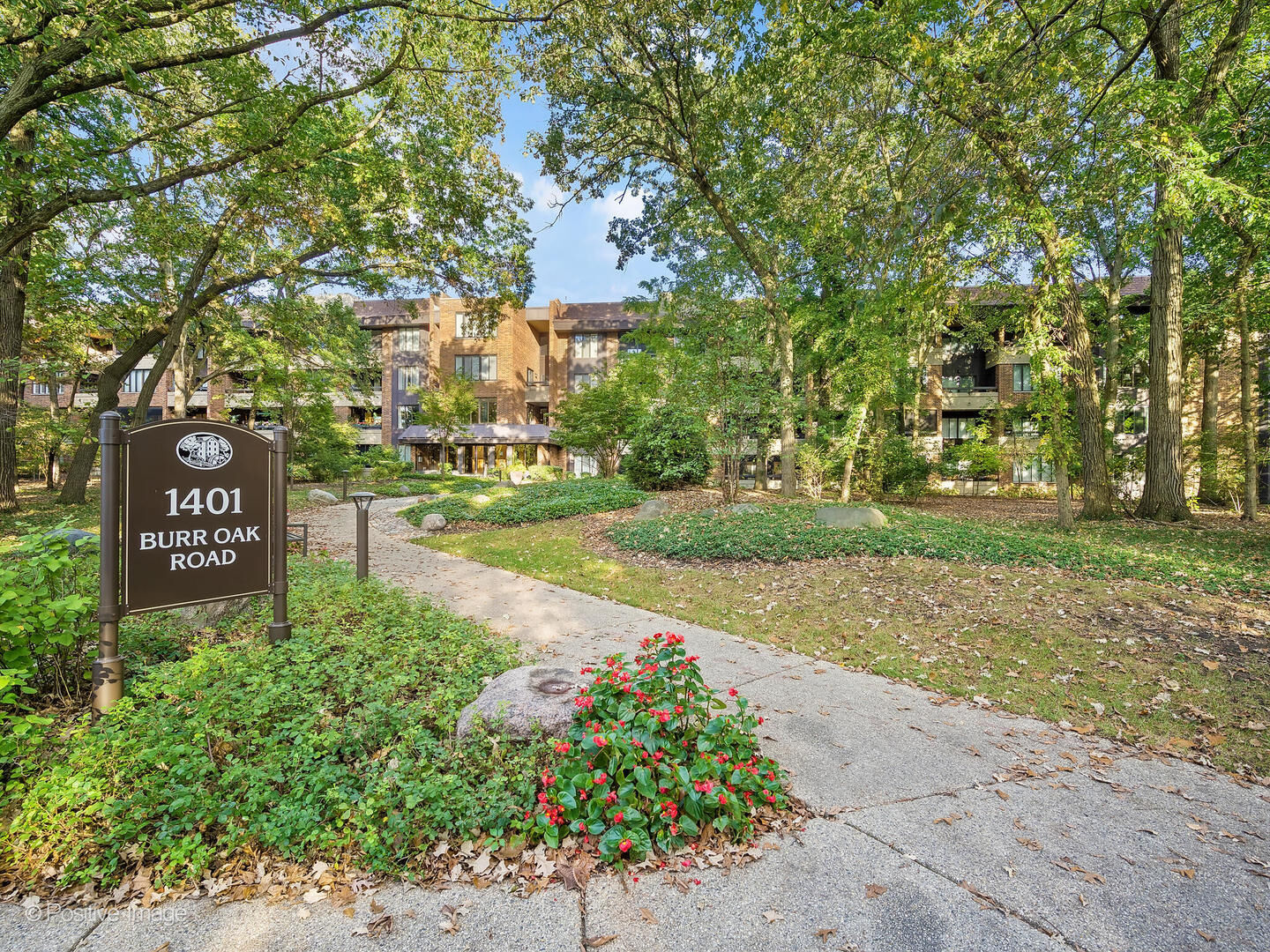 Property Photo:  1401 Burr Oak Road 312B  IL 60521 
